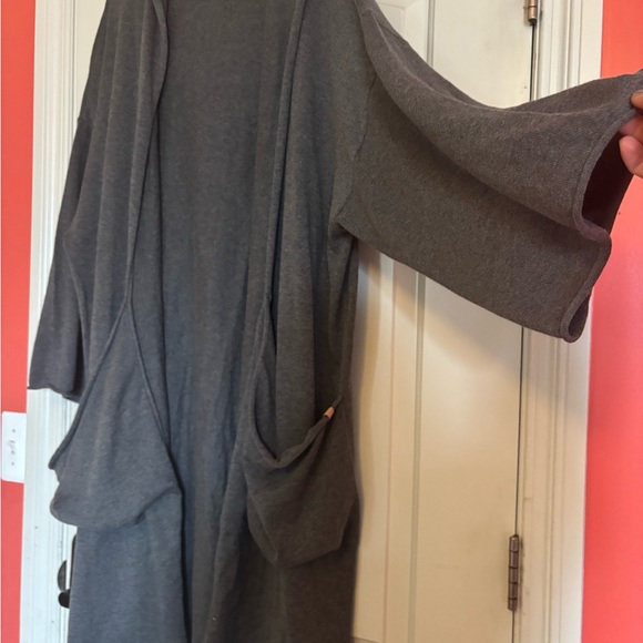 LUNYA Women's Hooded Oversized Cardigan in Charcoal Gray. Cotton Silk Blend. - Picture 3 of 6